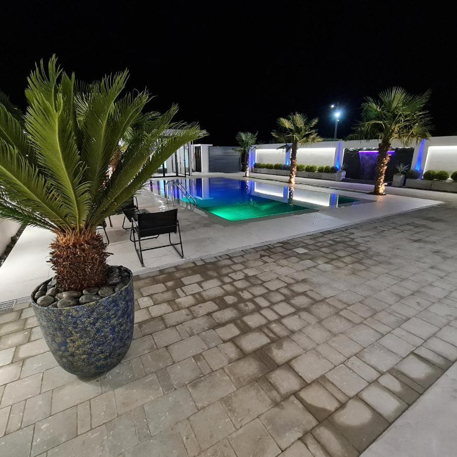 Lt Luxury Villa Rrushkull  ภายนอก รูปภาพ